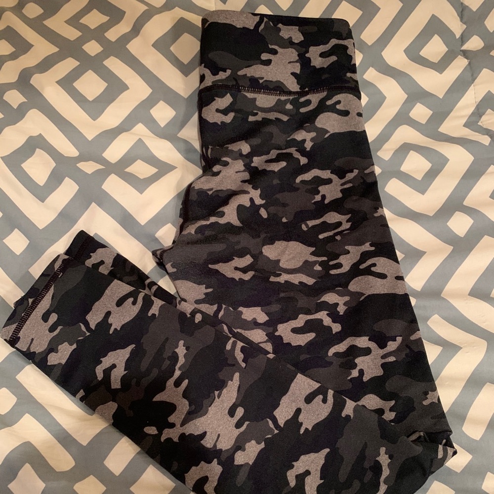 Camp Fabletics Leggings